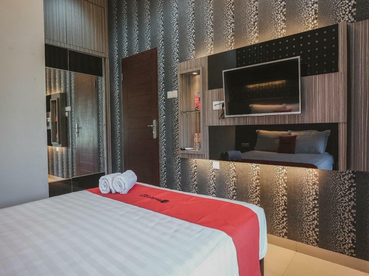 RedDoorz @ Jamin Ginting Medan Hotel Bagian luar foto