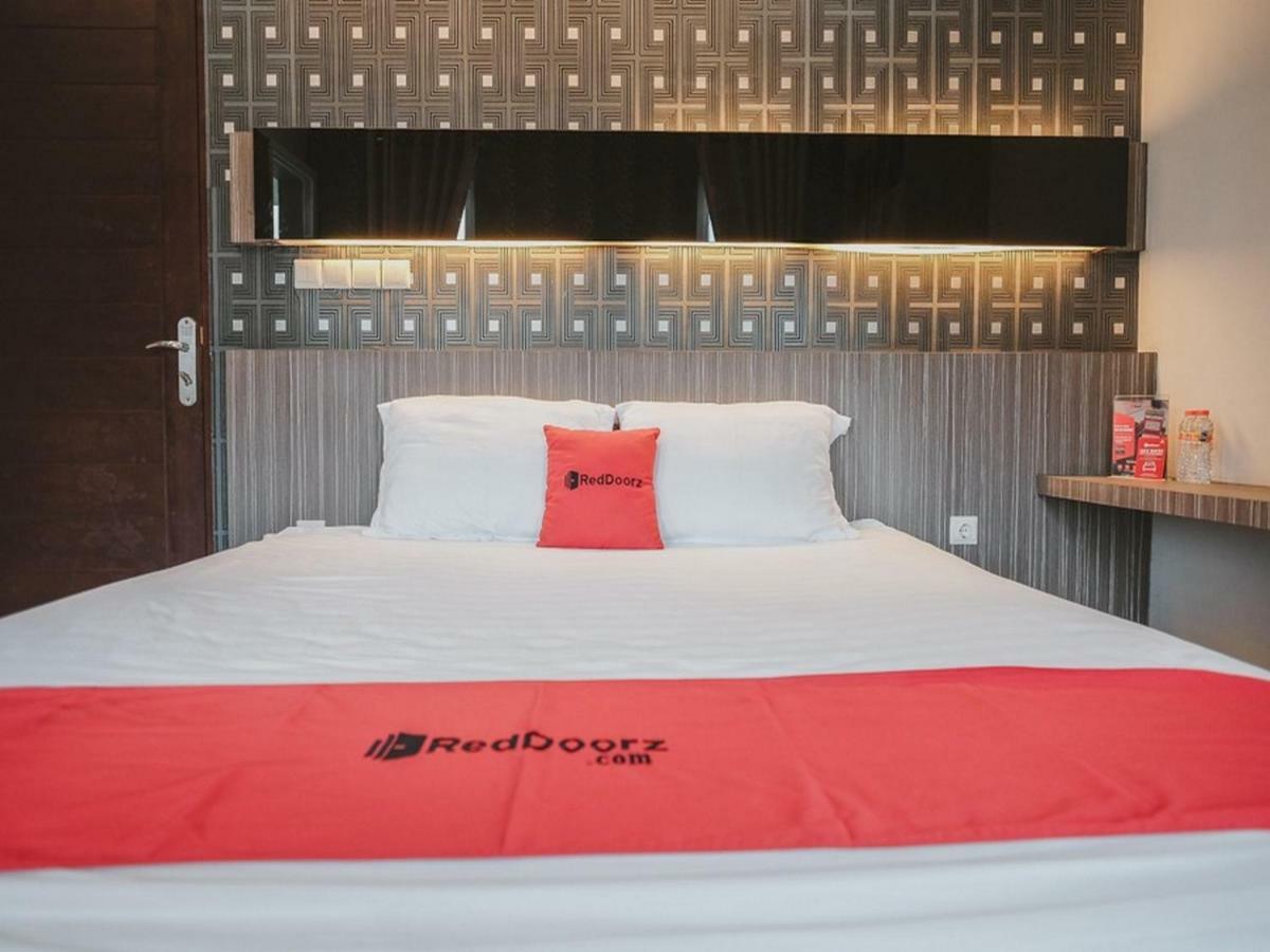 RedDoorz @ Jamin Ginting Medan Hotel Bagian luar foto