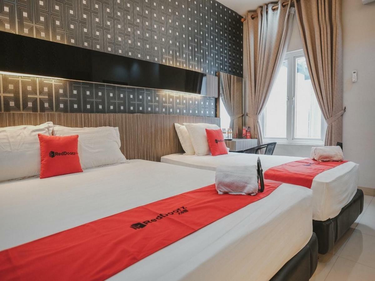 RedDoorz @ Jamin Ginting Medan Hotel Bagian luar foto