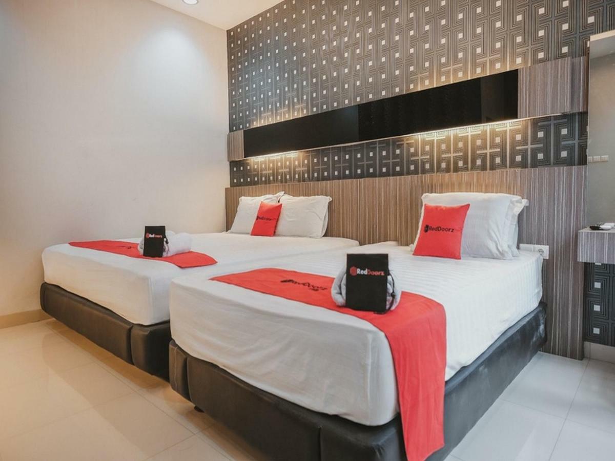 RedDoorz @ Jamin Ginting Medan Hotel Bagian luar foto